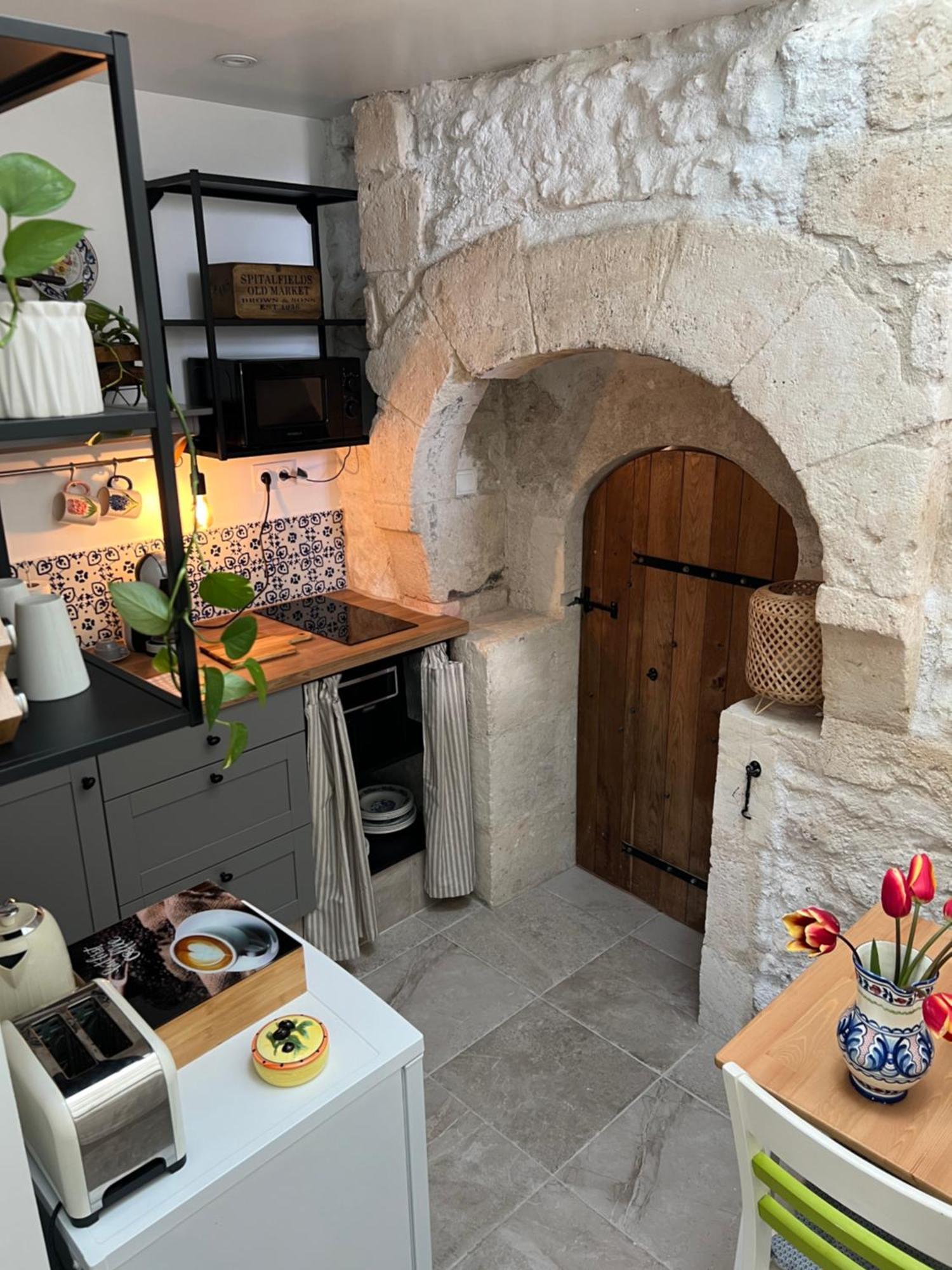 Entire Apartment With Swimming Pool Near Aubeterre Saint-Romain  外观 照片