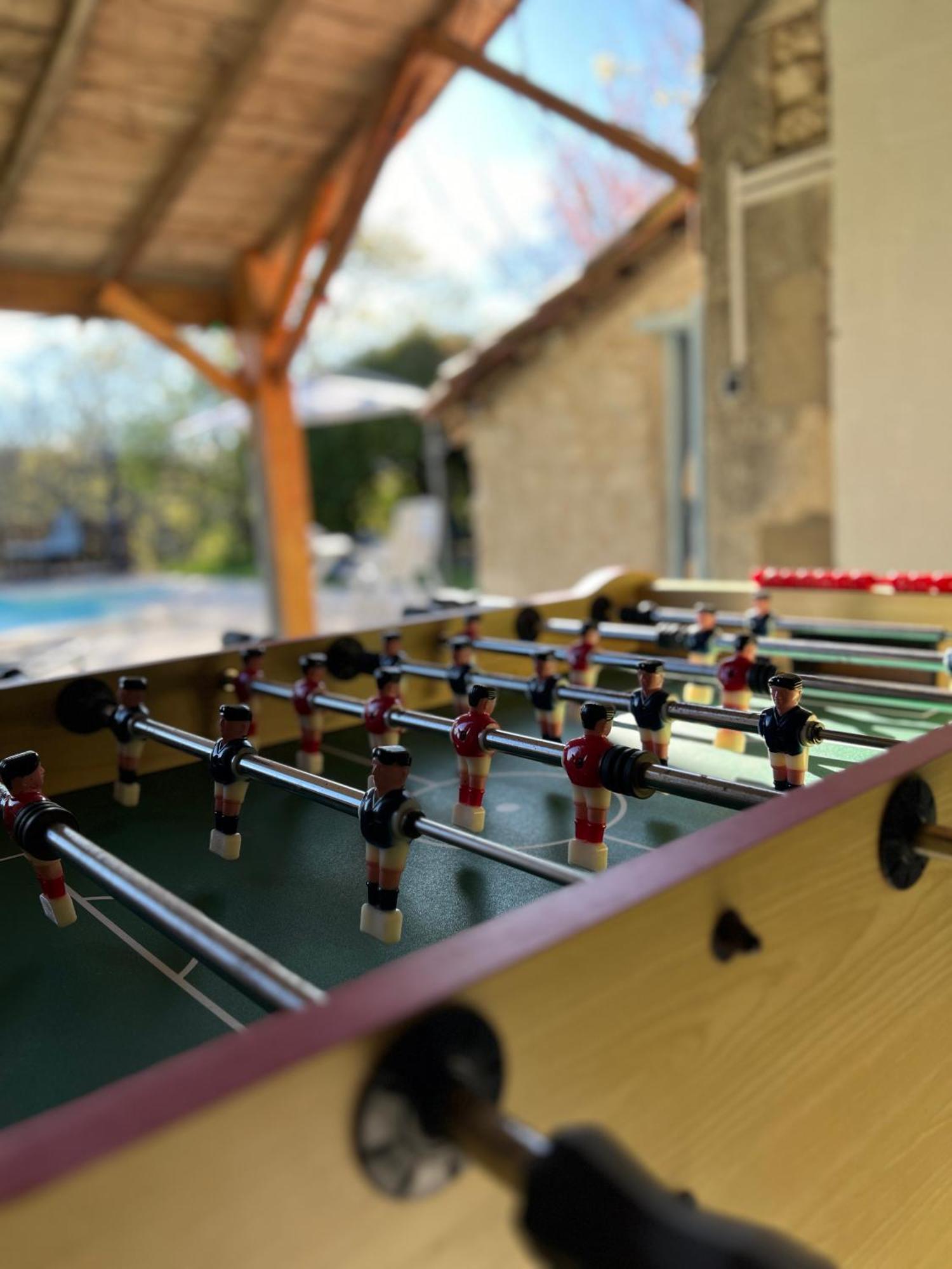 Entire Apartment With Swimming Pool Near Aubeterre Saint-Romain  外观 照片