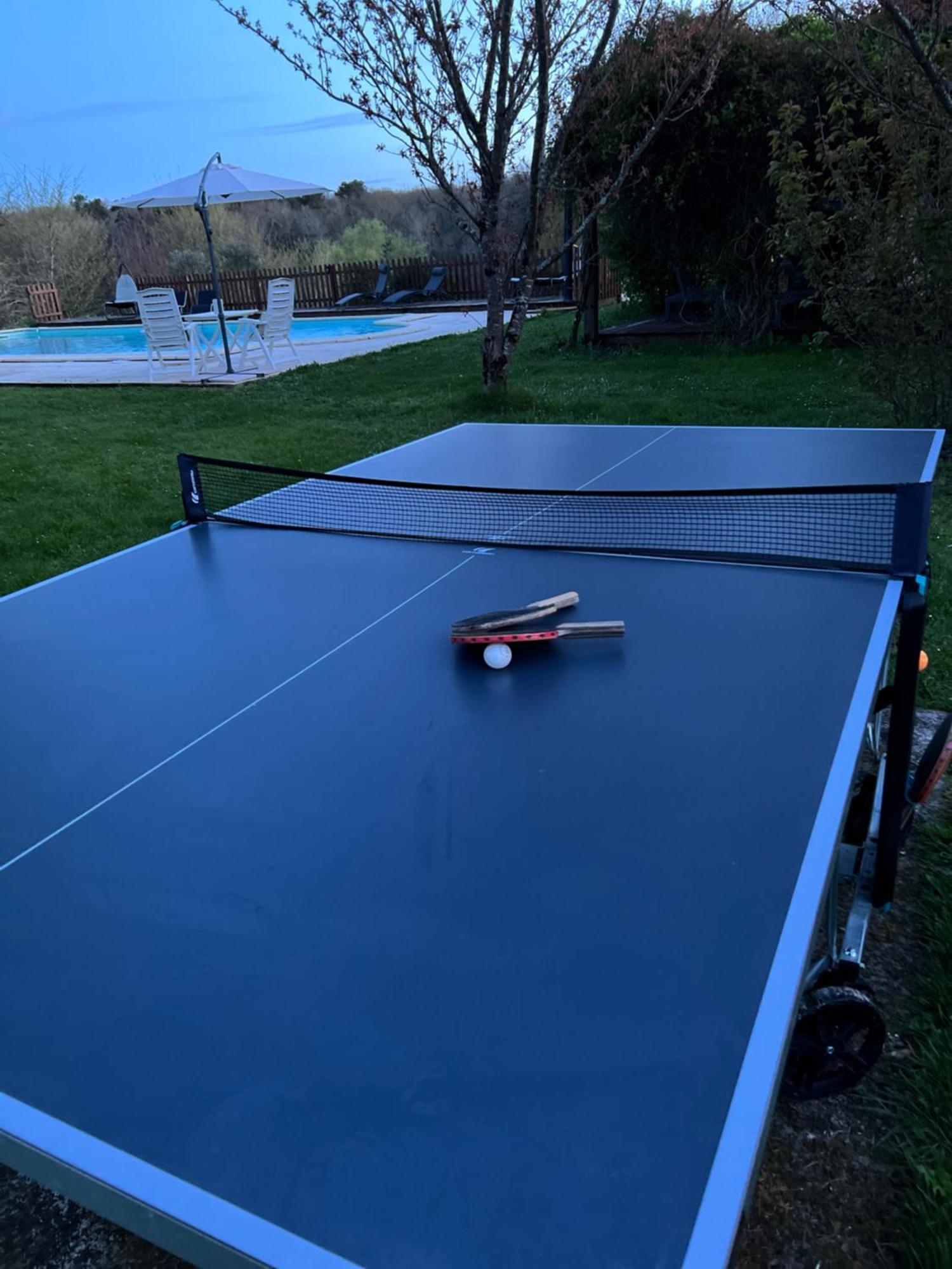 Entire Apartment With Swimming Pool Near Aubeterre Saint-Romain  外观 照片